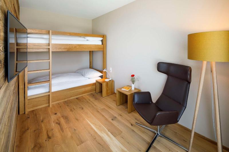 One-Bedroom Suite image 4