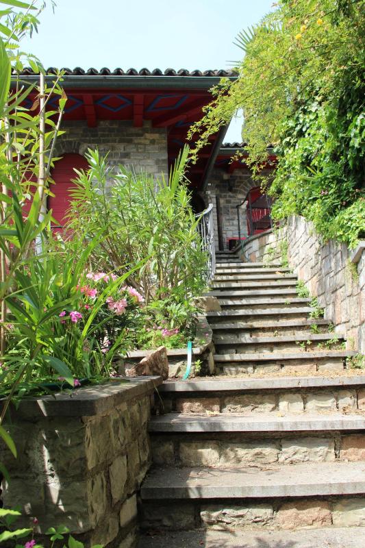 Apartment with Lake View and Garden image 2