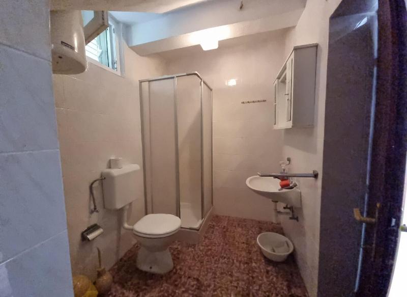 One-Bedroom Apartment image 2