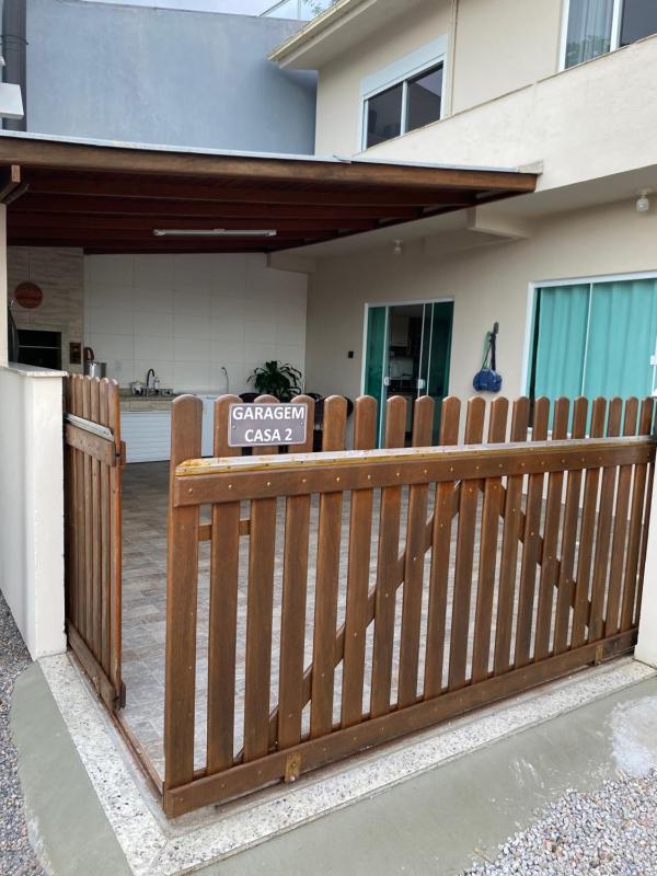 Casa a 50 metros da Praia da Fazenda da Armação - image 3
