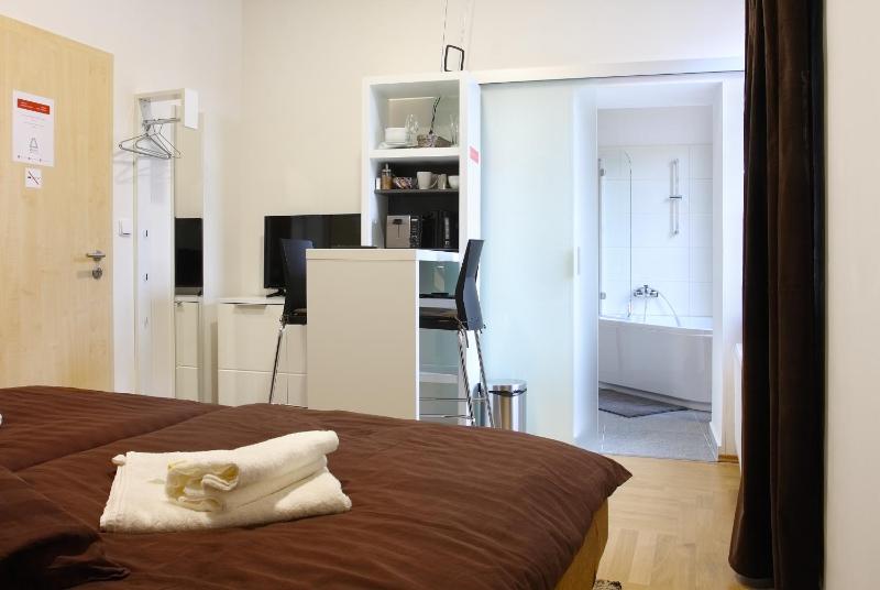 Double Room (1 - 2 Adults) image 4