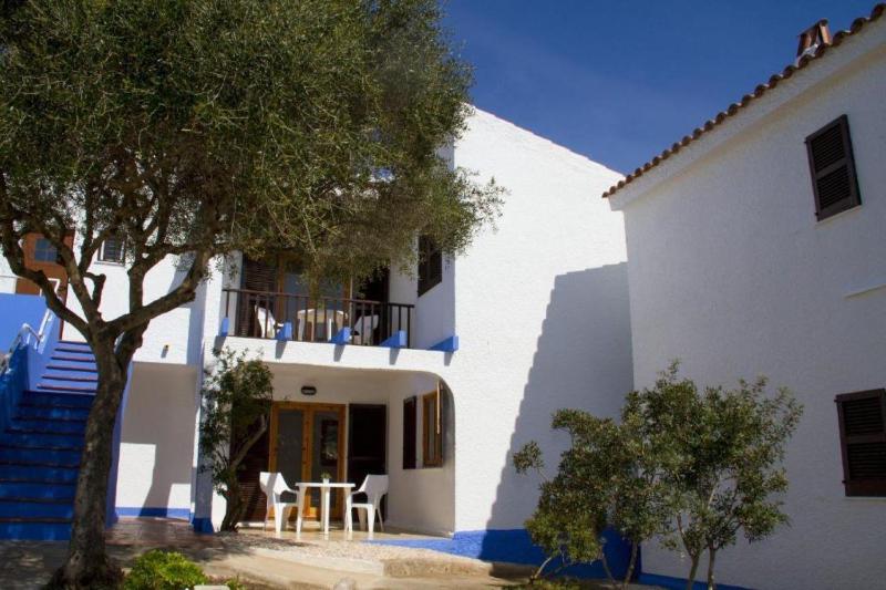 Estudios Blue Beach by Escape Home - image 13