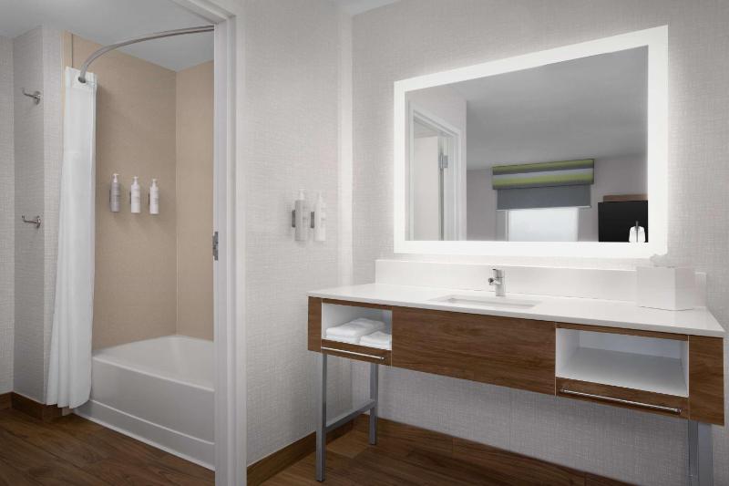 King Studio Suite - Non-Smoking image 2