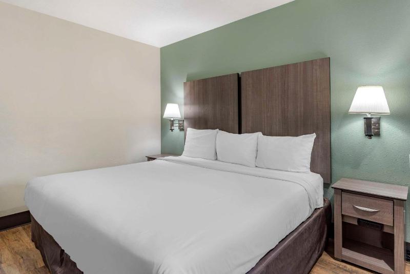 King Room - Accessible/Non-Smoking image 1