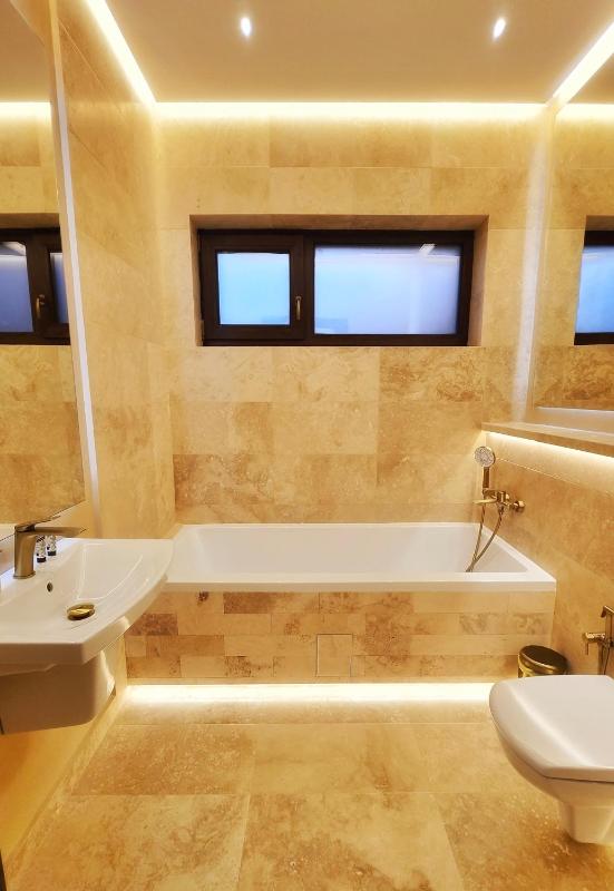 Deluxe Studio image 4