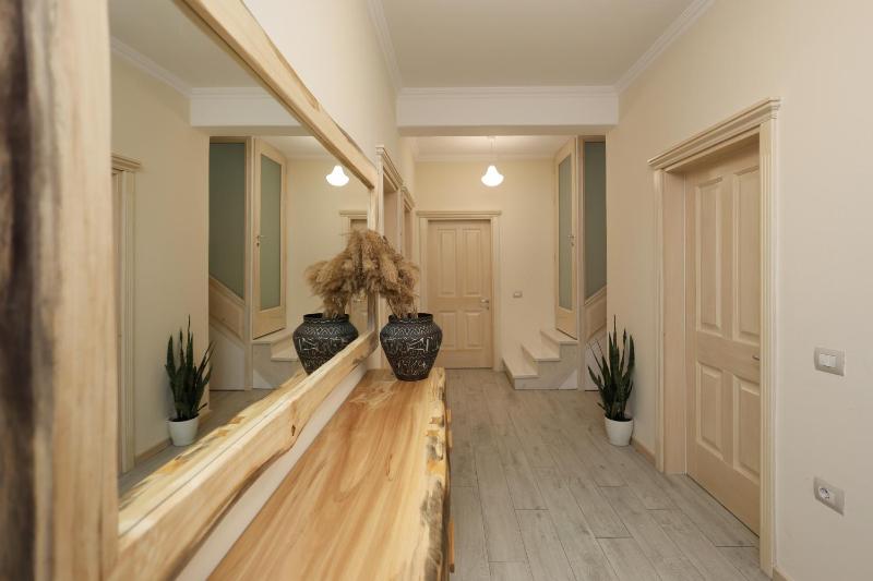 Marin Duplex Villa Berat - image 15