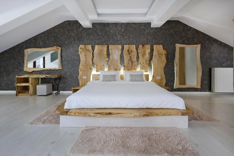 Marin Duplex Villa Berat - image 4