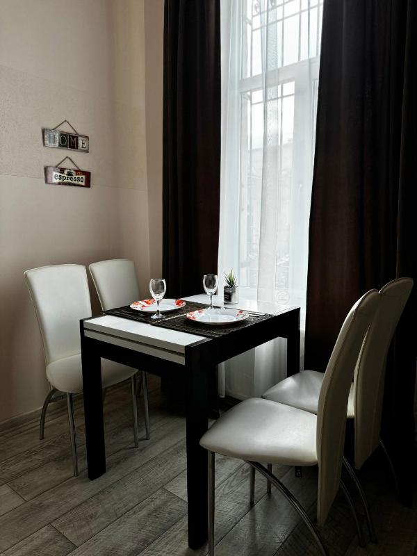 Opera House Apartment - image 13
