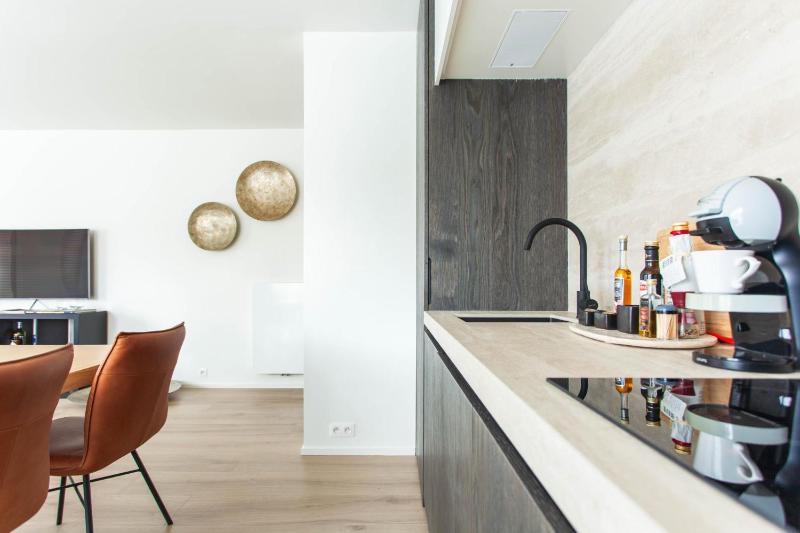 Elegant Coastal Retreat in Knokke-Heist - image 3