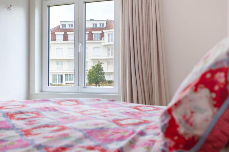 Elegant Coastal Retreat in Knokke-Heist - image 14