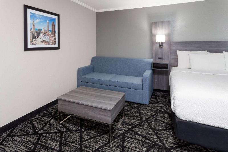 Executive King Room image 3