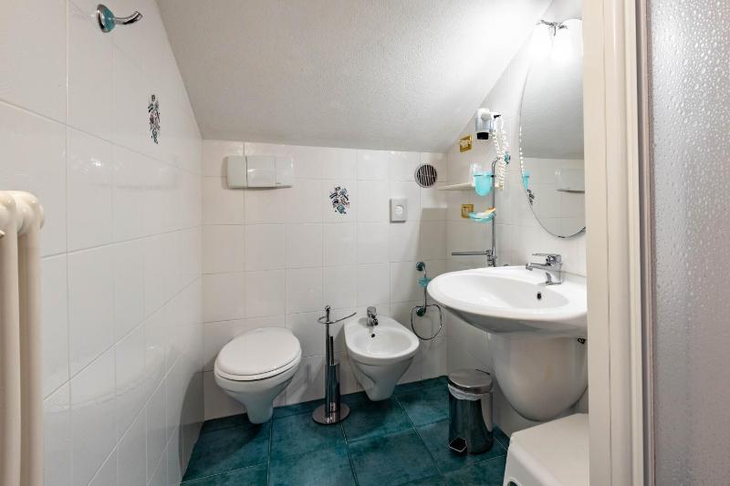 Double Room with Mountain View image 3
