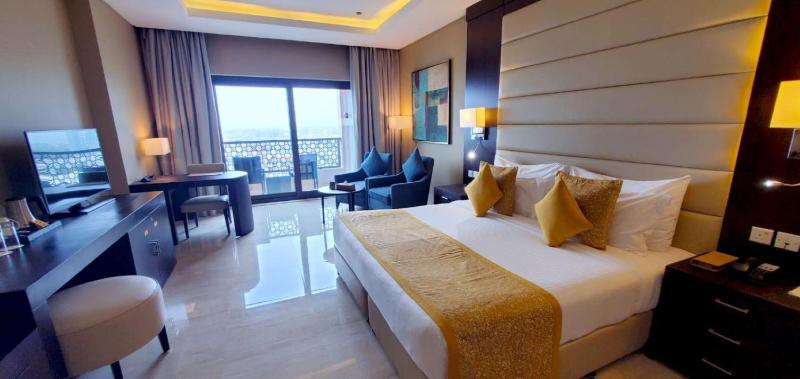 Deluxe Room King Marina View image 1