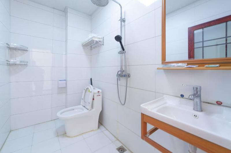 Zhangjiajie West Station Inn - image 37