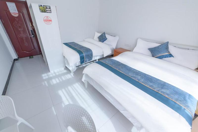 Zhangjiajie West Station Inn - image 6