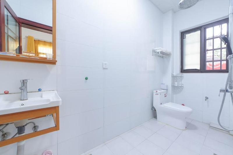 Zhangjiajie West Station Inn - image 29
