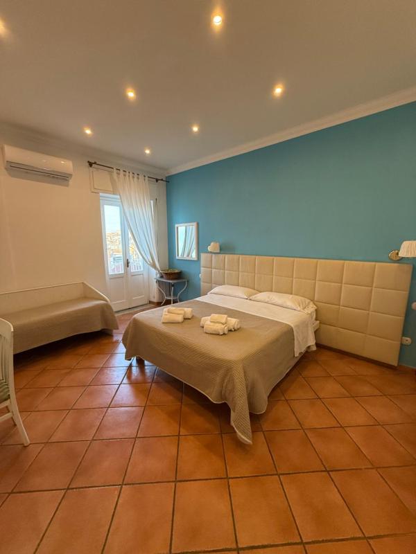Premium Quadruple Room image 1