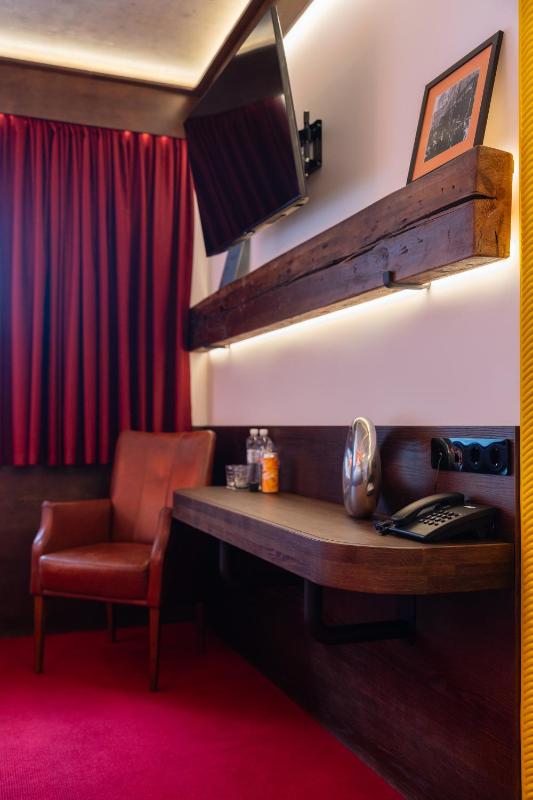 !FEST Hotel Rynok Square - image 11