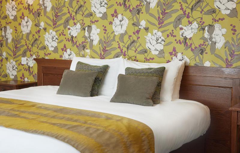 Double Room image 3