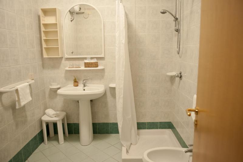 Economy Double or Twin Room image 3
