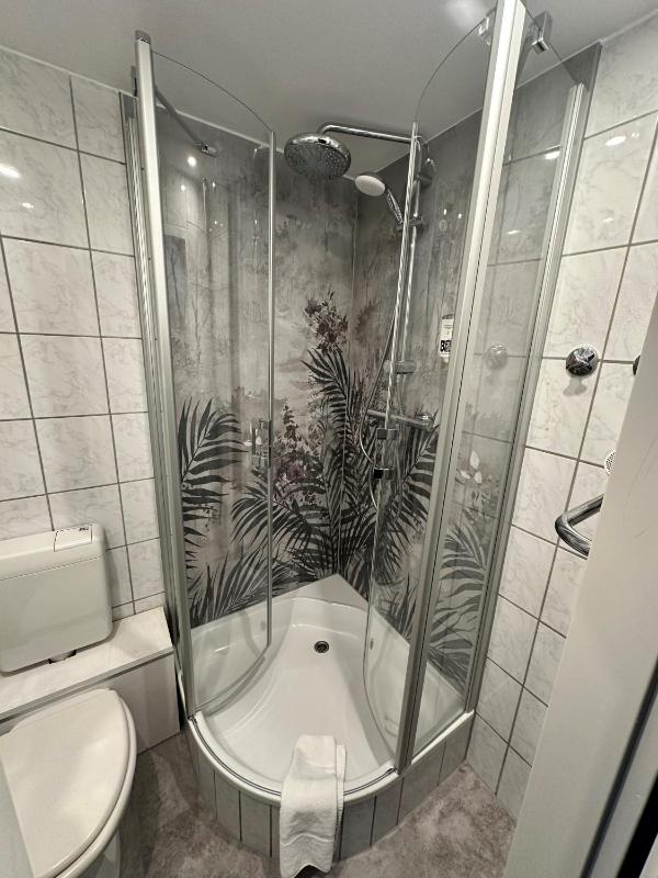Standard Double or Twin Room image 1