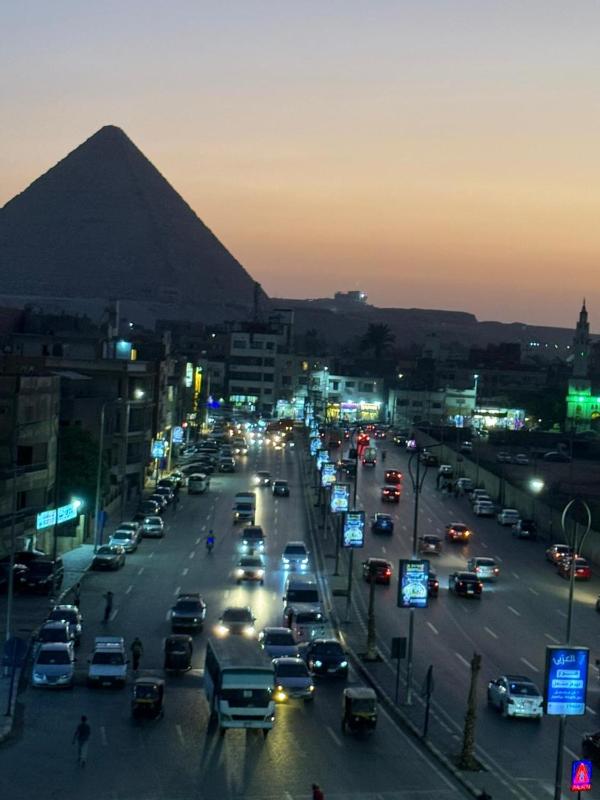 Khufu Pyramids View Inn - image 12