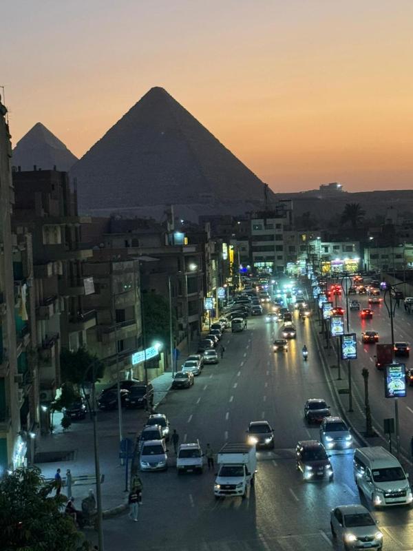 Khufu Pyramids View Inn - image 13