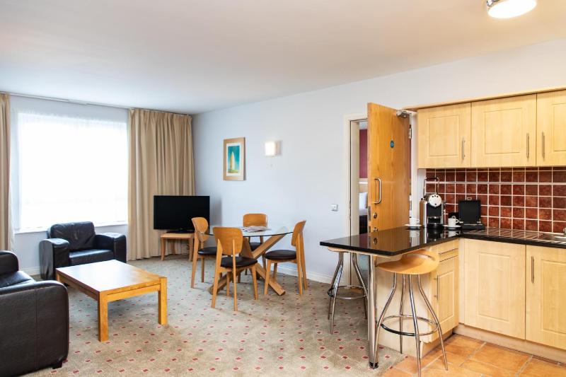 One-Bedroom Suite image 4