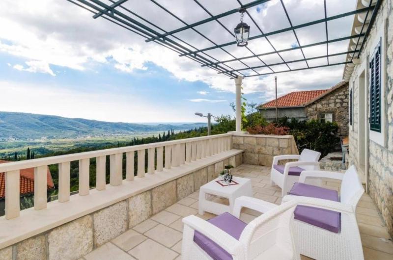 Breathtaking Scenic Villa with Pool - image 29