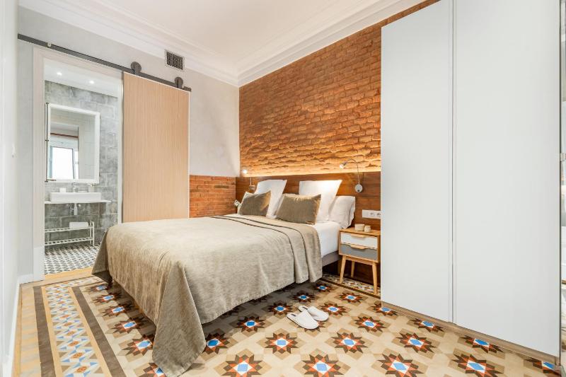 Fuster Apartments by Aspasios - image 6