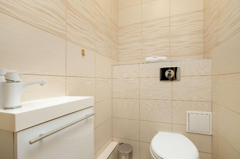 Apartament w Gdyni z Ogródkiem i 2 Sypialniami by Noclegi Renters - image 45