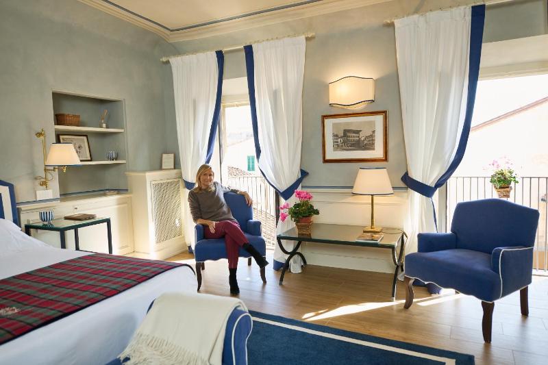 Deluxe Double or Twin Room image 4