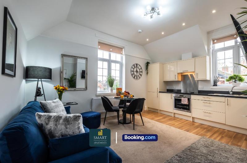 2 Bedroom Apartments By Smart Apartments Short Lets & Serviced Accommodation Apartment Southampton With Free WiFi - image 38