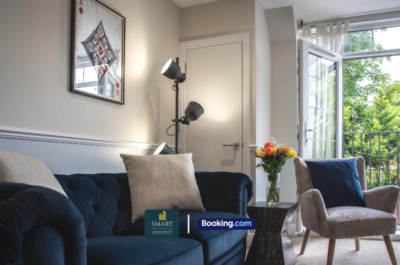 2 Bedroom Apartments By Smart Apartments Short Lets & Serviced Accommodation Apartment Southampton With Free WiFi - image 39