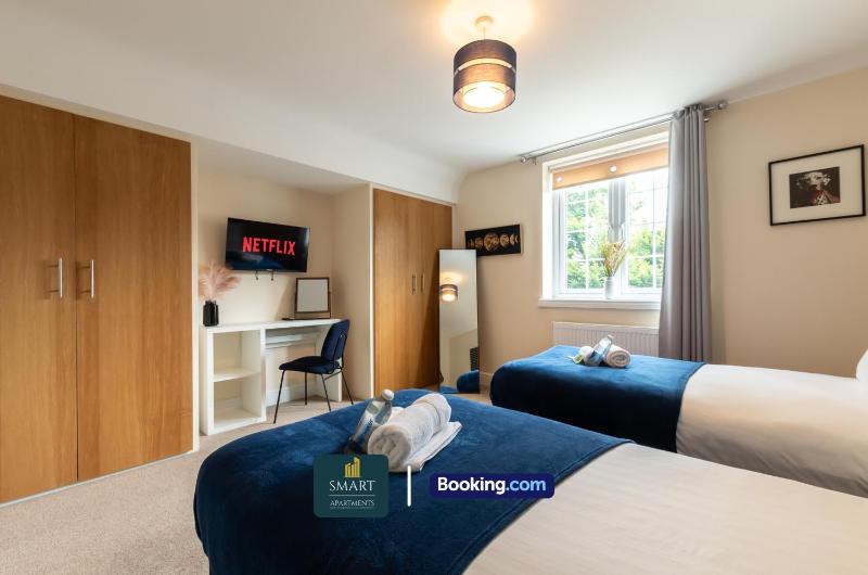 2 Bedroom Apartments By Smart Apartments Short Lets & Serviced Accommodation Apartment Southampton With Free WiFi - image 46