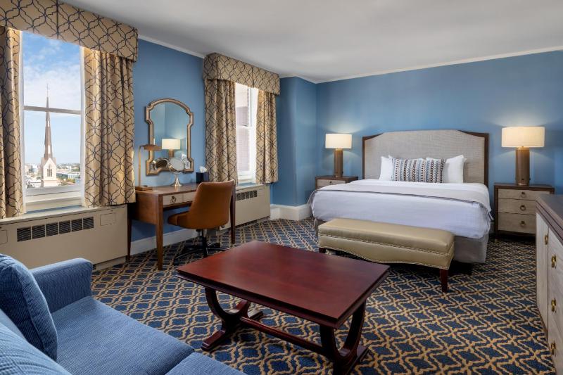 Deluxe Room image 1