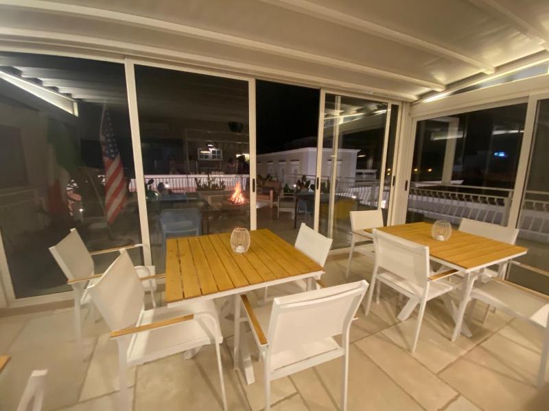 Junior Suite with Balcony and City View image 2