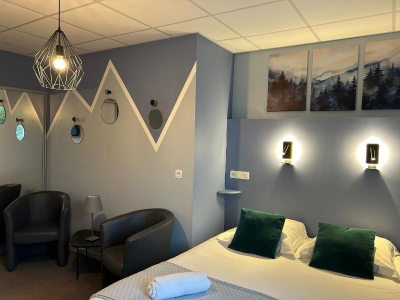 Double Room with Castle View image 4