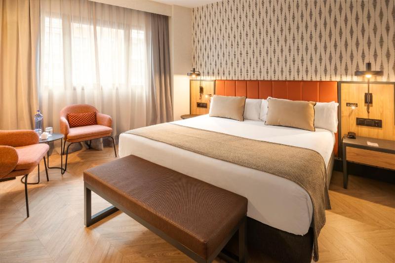 Superior Double Room image 3