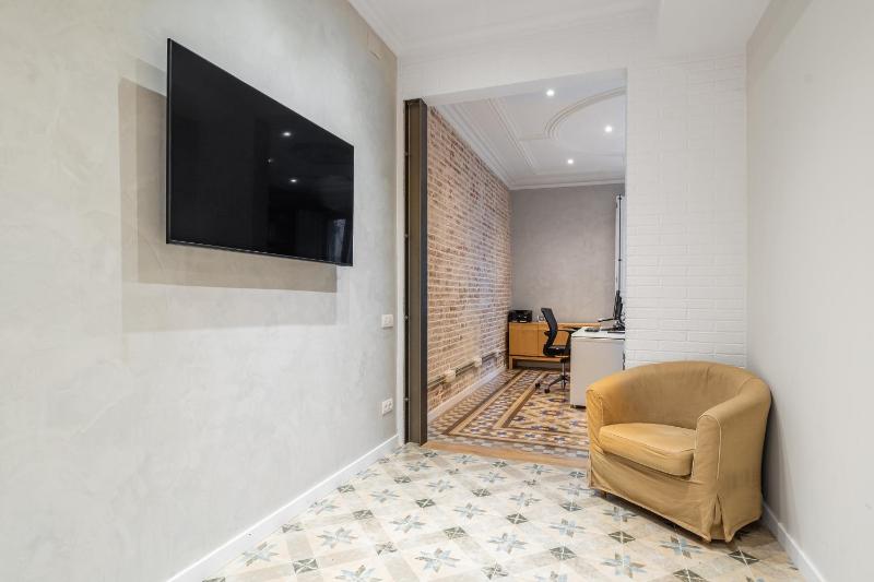 Fuster Apartments by Aspasios - image 13