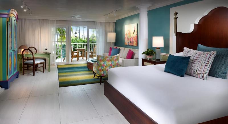 Junior Suite with Partial Ocean View image 2