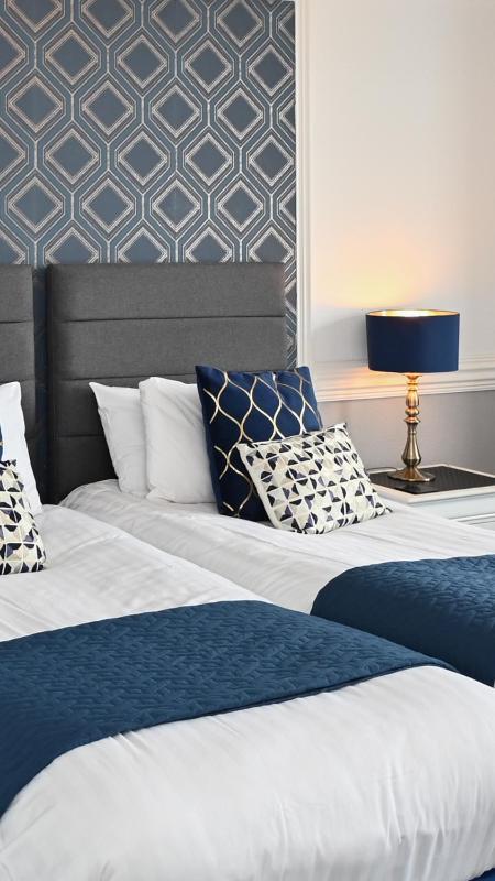 Premium Twin Room with Sea View image 4
