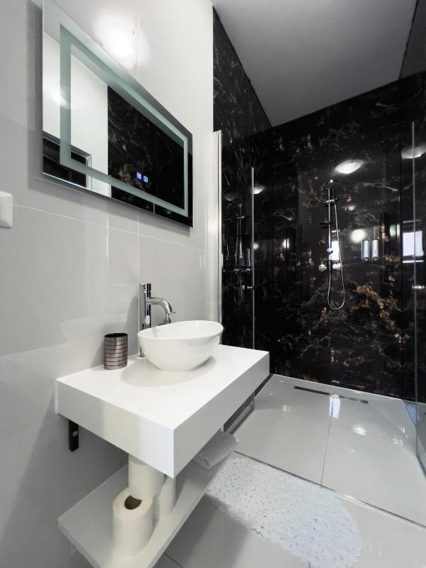 Double Room with Mountain View image 4