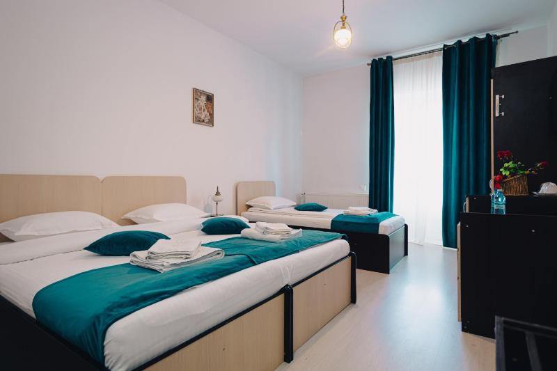 Triple Room with Mountain View image 1