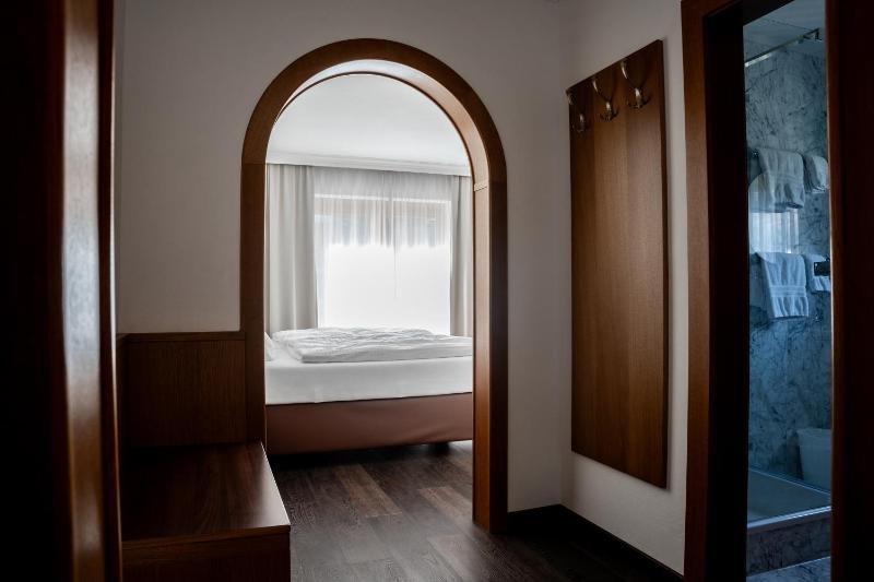 Comfort Double Room with Balcony image 2