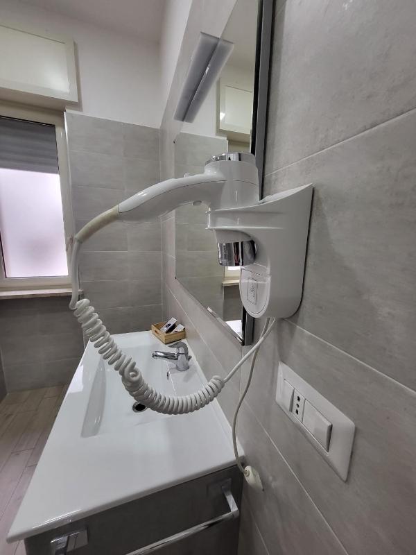 Luxury Triple Room image 3