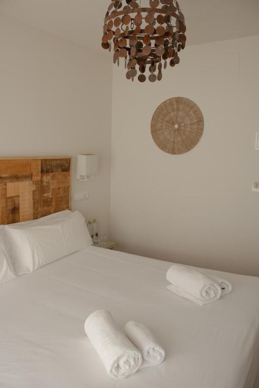 Twin Room with Balcony  image 4