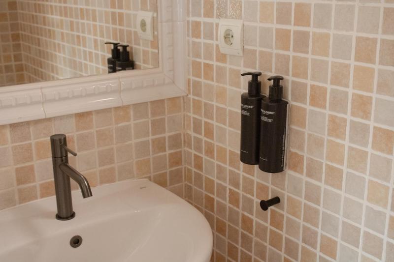 Deluxe Double Room  image 2
