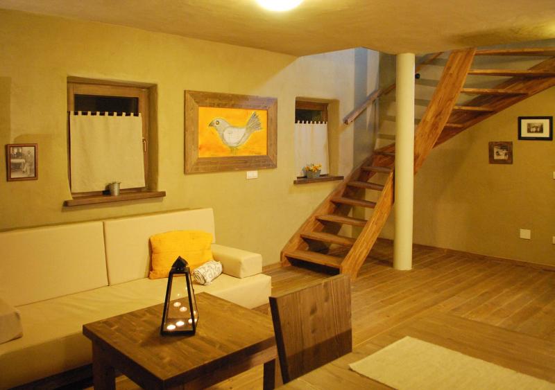 Duplex One-Bedroom Apartment image 2