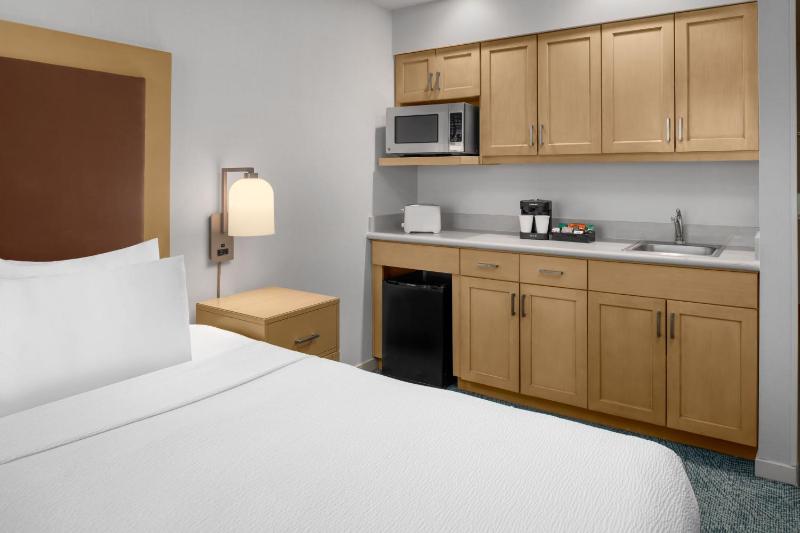 Standard King Room - Non-Smoking  image 4